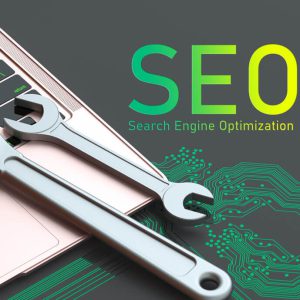 תמונת קאבר לעמוד קידום אתרים טכני - SEO טכני - Technical SEO Services. בתמונה רואים מפתח ברגים על מחשב נייג ואת הכיתוב SEO בגוון ירוק וצהוב